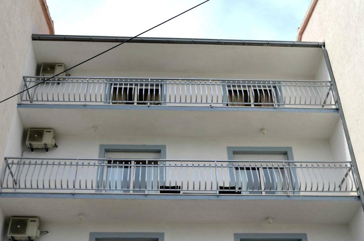 Bridge And Beach Apartments Трогір Екстер'єр фото